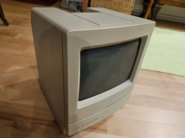 Apple Macintosh Classic Computer Model BCGM0420 - as decoration without power