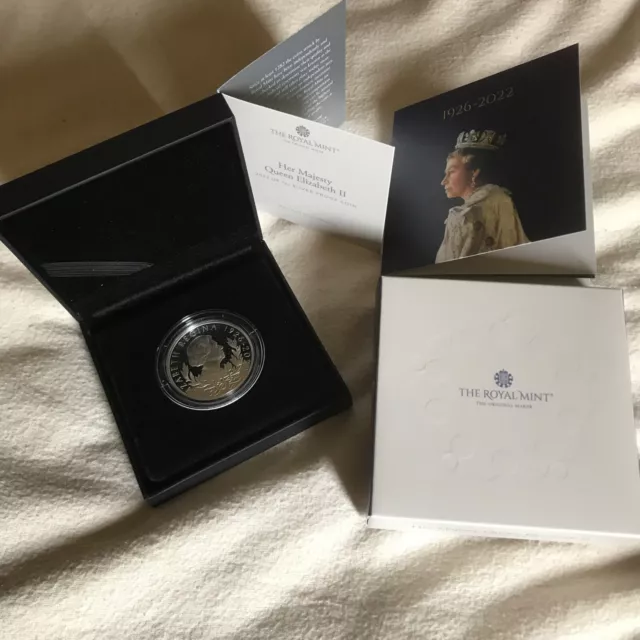 The Royal Mint Her Majesty Queen Elizabeth II 2022  1oz Silver Proof Coin boxed
