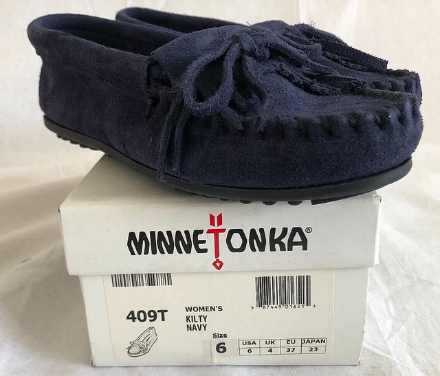 Women's Minnetonka Moccasins 409t Kilty  Moc Navy Sze 6