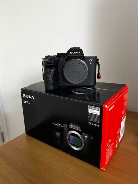 Sony A7R IV Full Frame 61.0MP Digital Camera - Black - Very Good Condition