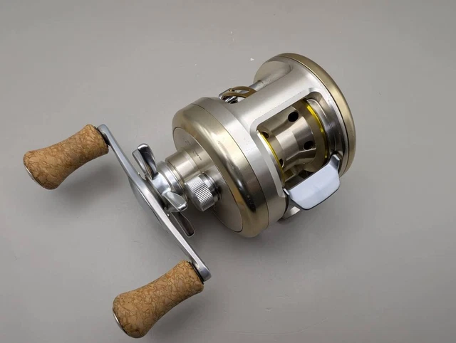 Daiwa Millionaire CV-Z 205 リール ダイワ(Daiwa) ミリオネア CV-Z 205 00613904｜アウトドア用品