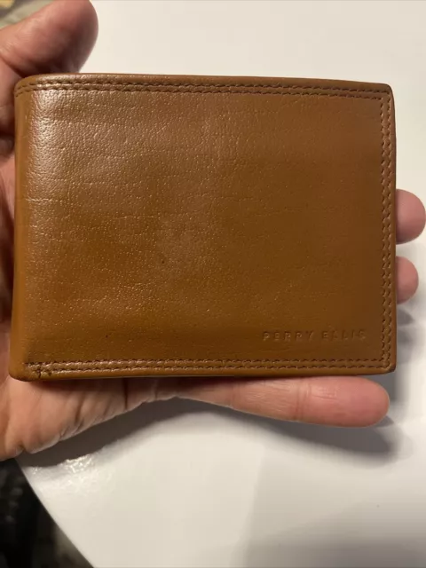 Perry Ellis Wallet Gentlemans Lovely Tan Brown Leather Bifold Wallet.