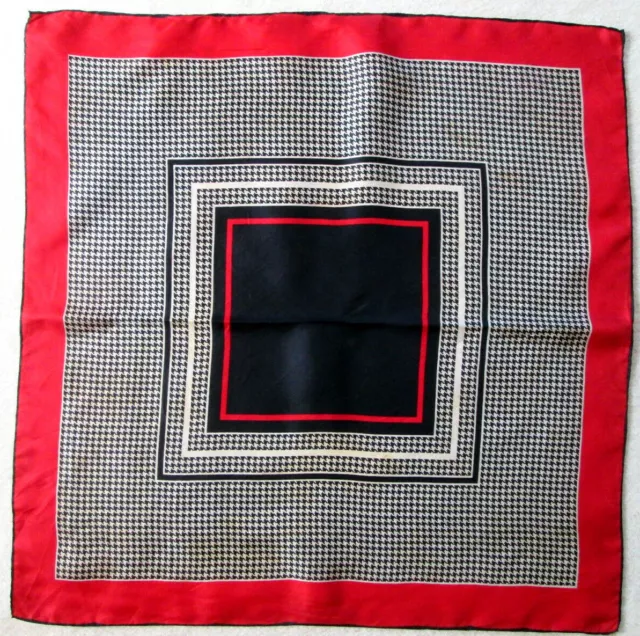 Foulard En Soie 100% Pierre Charrier - Dimensions 76x77 Cm - Couleur Marron - Vintage - Occasion