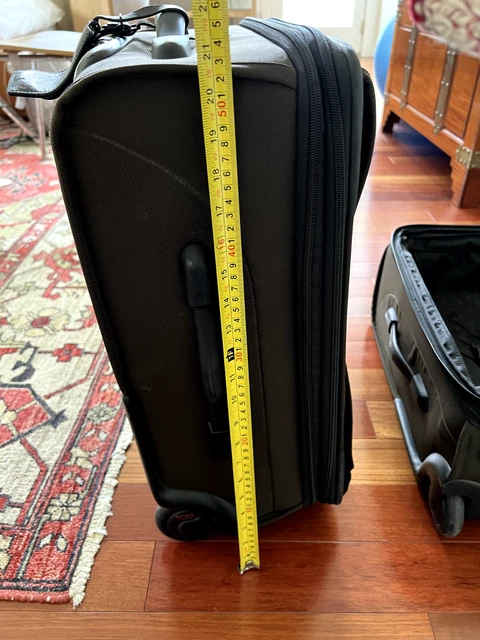 Tumi Used Luggage Carry on Great Condition 6