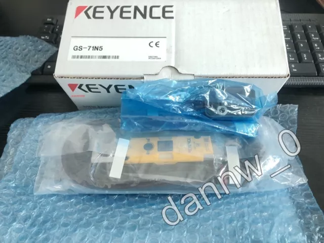 New In Box KEYENCE GS-71N5 Safety Interlock Switch