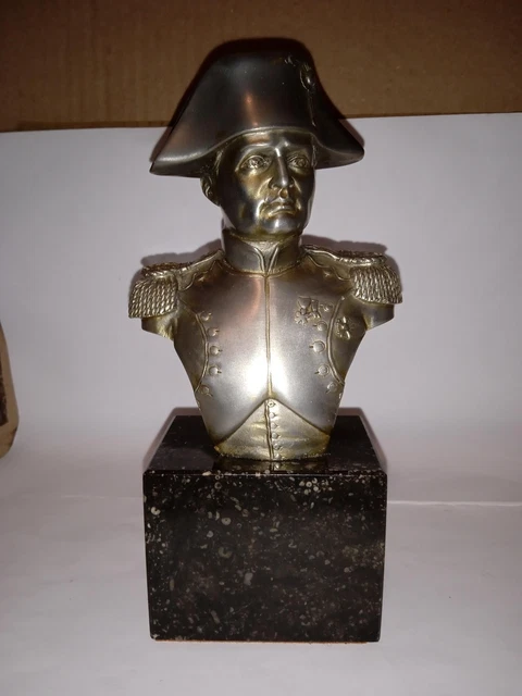 Buste de Napoléon de l'Empire français à Paris - En vente sur