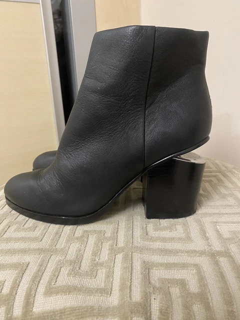 Alexander wang hotsell gabi cutout booties
