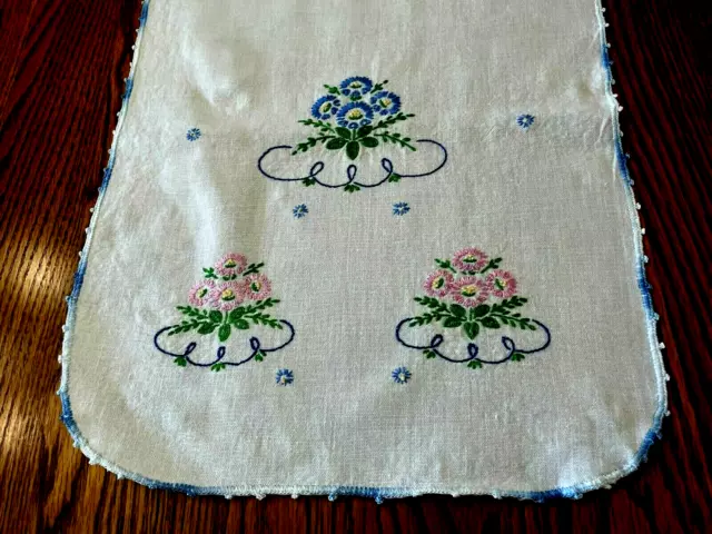 Vintage Table Runner Scarf 3 Bouquets Pink Blue Daisies & 1/4" Blue Crochet EUC