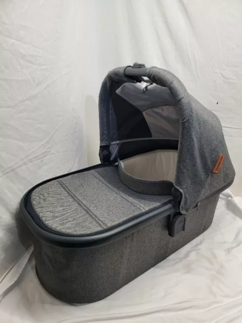 Uppababy Bassinet for VISTA 2015+ VISTA V2, CRUZ, CRUZ V2, MINU V2 in Greyson