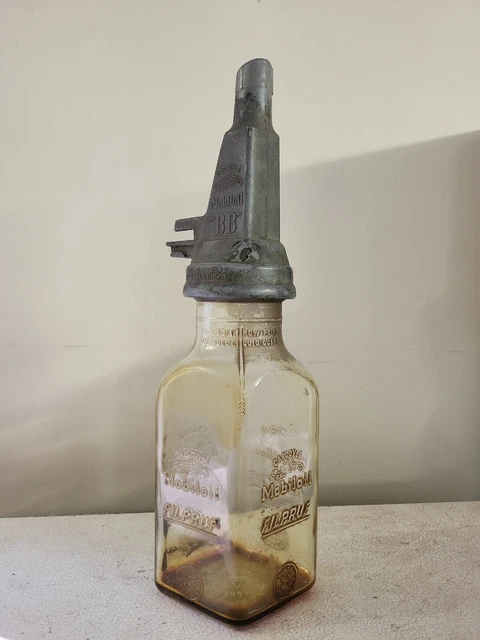 Rare Gargoyle diamond Shaped Mobiloil BB Filpruf Vacuum Oil Co Glass Bottle