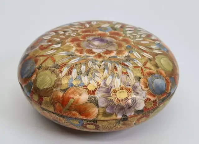 Japanese Satsuma Lidded Box Shimazu Crest Hayakawa Kyoto Meiji period C1868-1912