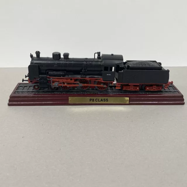 Atlas Editions "P8 Class" - Model Train on Display Stand - 1:100