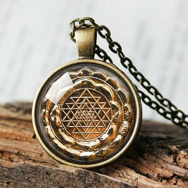 Sri Yantra Meditation Anhänger Halskette Retro Mandala Goldton Chakra Charm...