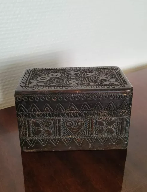 Vintage Très Joli Coffret Boîte en Bois Sculpté Motif Floral 2 Jeux de Cartes 2