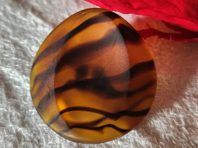 Gros bouton ancien en verre dépoli ecaille marron tigré 2,7 cm ref 488