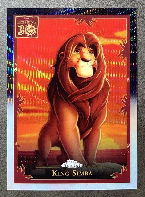 SIMBA 2023 TOPPS Cromo Disney 100 Primer Año Refractor Rosa Sp 62
