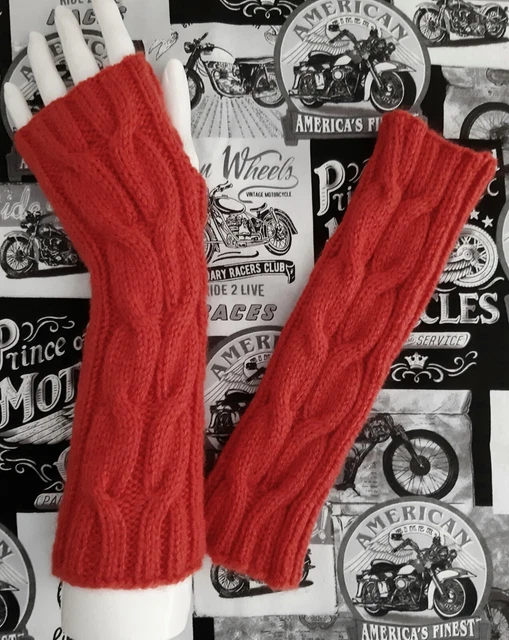 Armstulpen Pulswärmer mit Daumenloch handgestrickt Rot Zopfmuster 25 cm lang
