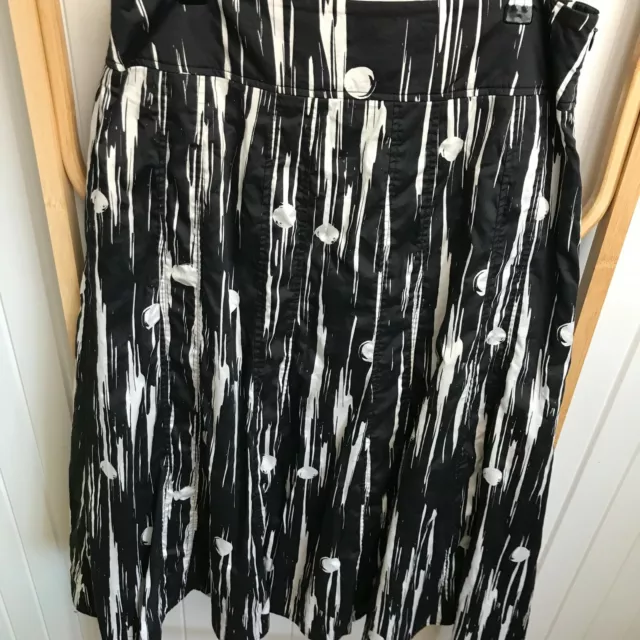 Wombat | Size 10 | Black & White Abstract Print Midi Skirt Lined 3