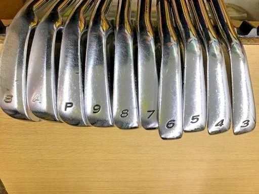 Série Fers HAKUSA Forgés - 7 Clubs (4 Au PW) - Shaft Graphite Matrix Kujoh 65g R - Droitier