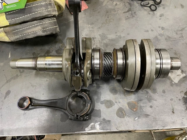 Crankshaft Part #420893786 - 2018 850 E-TEC #420893786