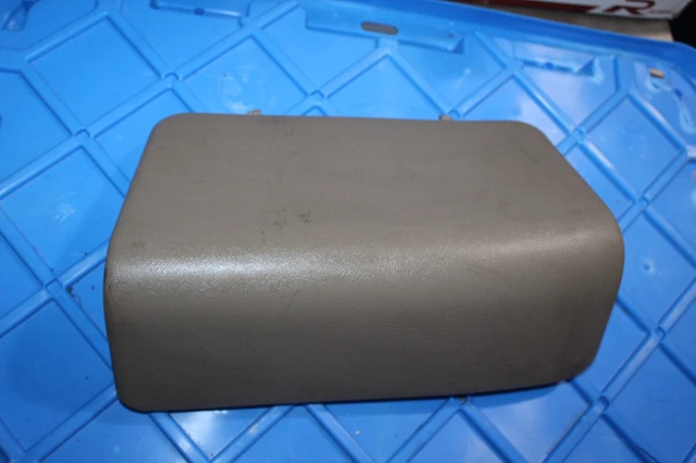 Chevy Tahoe Yukon  LEFT REAR STORAGE BOX DOOR Cover Lid Lt TAN cargo bin 00-06