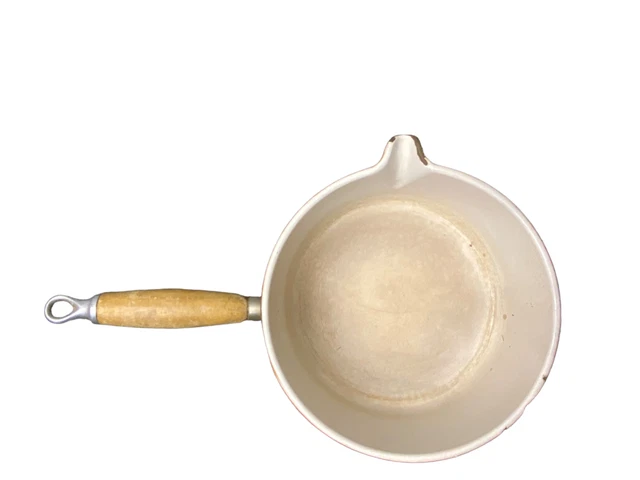 ANCIENNE PETITE POÊLE LE CREUSET n°16-BEC VERSEUR-FONTE EMAILLEE-MADE IN FRANCE ANCIENNE PETITE POÊLE LE CREUSET n°16-BEC VERSEUR-FONTE EMAILLEE-MADE IN FRANCE