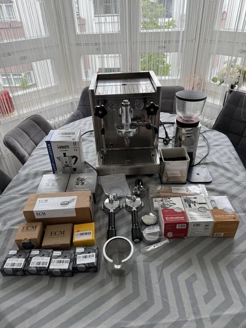 Neretva Machine a Cafe 20 Bar, Cafetière Expresso 1350W Compacte En Acier Inoxydable Avec Mousseur À Lait & Écran LED Machine à Cafe Utiliser Pour La Maison Capacité 1,3L - Espresso/Macchiato/Latte
