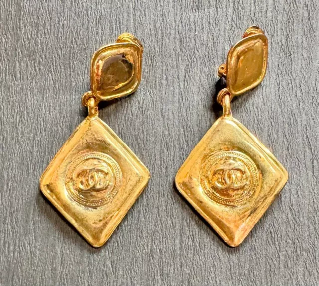 CHANEL GOLD PLATED CC Logos Rhombus Swing Vintage Clip Earrings $653.78 ...