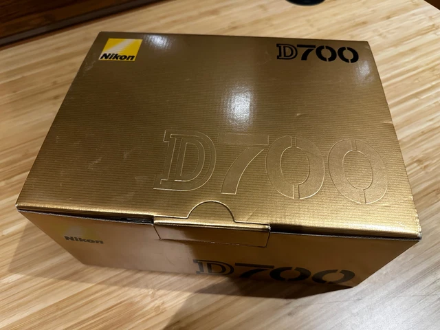 MINT Nikon D700 12.1 MP Digital SLR Camera - Black (Body Only)
