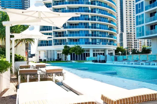 GOLD COAST ACCOMMODATION H-Residences Luxury 7 Nights 2 Bed Pool/Oceanview $1600 2