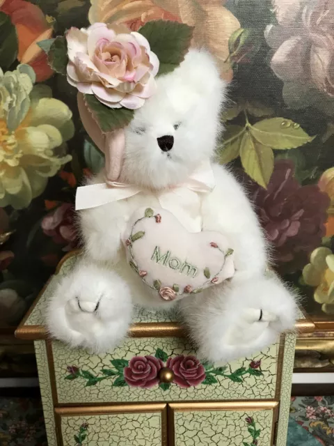 Bearington Mommy Tenderheart Bear White Holding a Rose Pink Heart 10 Inch 1651