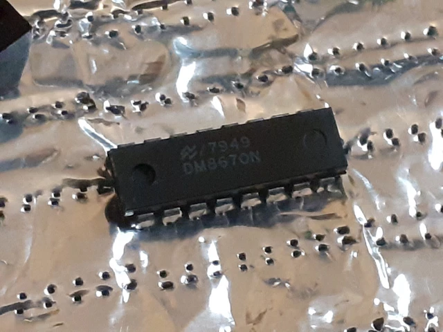 National Semiconductor DM8670N IC, NOS 949-040077 inutilizzato