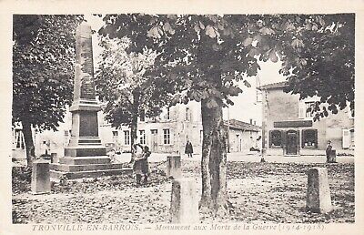 Carte postale ancienne MEUSE TRONVILLE-EN-BARROIS monument aux morts timbrée