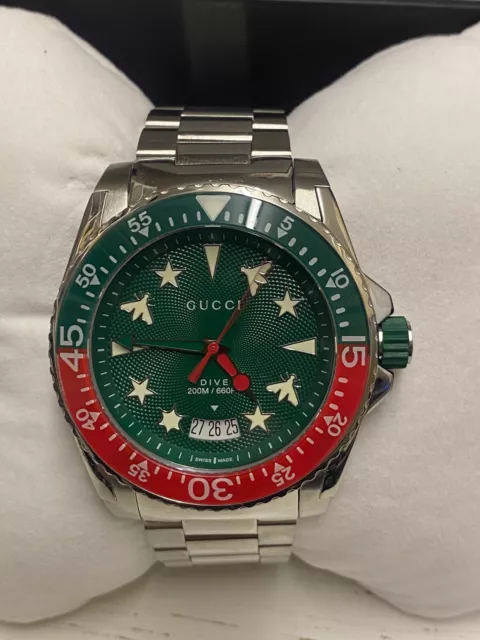 Gucci Dive YA136222 Quartz Green Dial Stainless Steel Bracelet Men's Watch