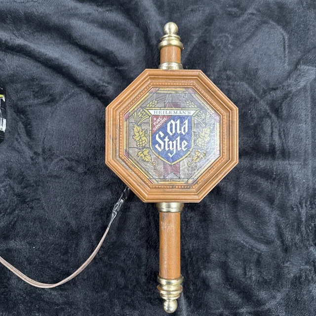 VINTAGE HEILEMAN'S OLD Style Beer Sign Lighted Bar Sign Coach Lamp $52. ...