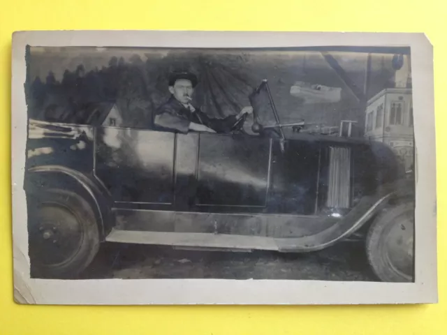 CARTE PHOTO MONTAGE des années 1930 AUTOMOBILE VOITURE CAR