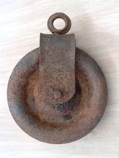 ANTIQUE IRON WELL 9" PULLEY PRIMITIVE VINTAGE steampunk BARN INDUSTRIAL TOOL