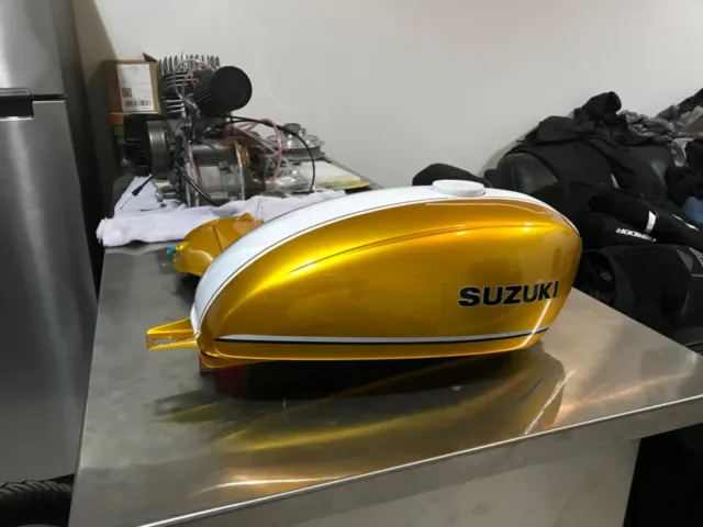 Suzuki T250 Fuel Tank and Side Covers 2