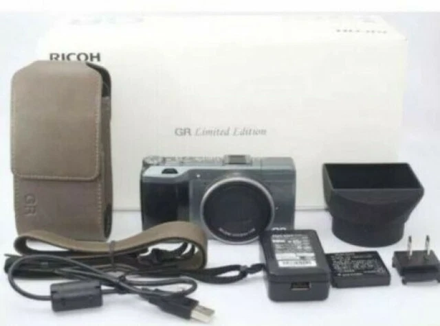 Ricoh Pentax GR Digital Camera *limited Edition *Metallic Green *tested *mint