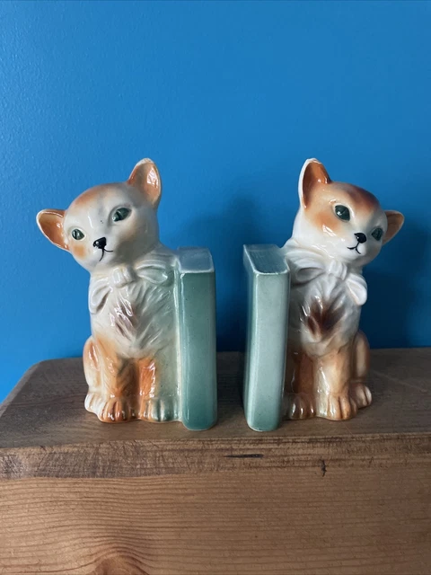 Pair of Kitsch Ceramic Cat Kitten Bookends Vintage 1950s 1960s