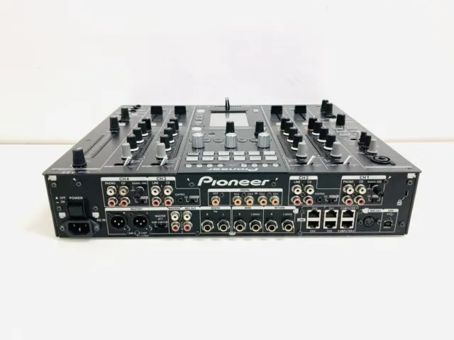 Pioneer DJM-2000 nexus und Acrylabdeckung