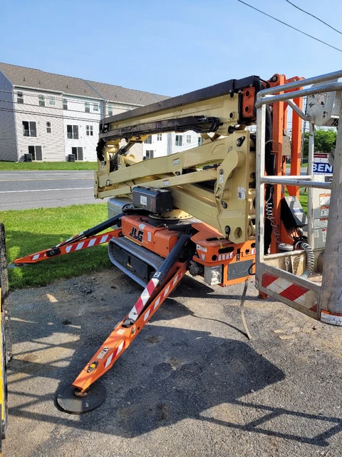 JLG X600aj Track Lift Spyder Lift