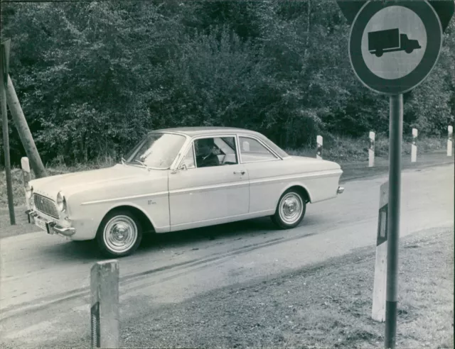 Ford Taunus 12 M - Vintage Photograph 3033225