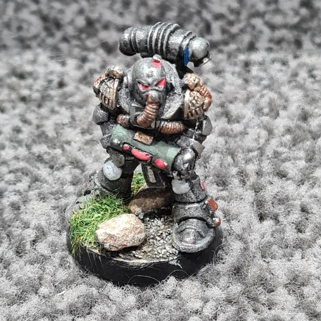 Games Workshop Warhammer 40k Rogue Trader Space Marine MK III Iron