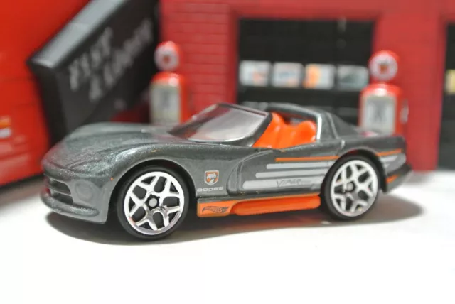 Hot Wheels Dodge Viper RT/10 - Silver - Loose 1:64 - 50th Anniversary