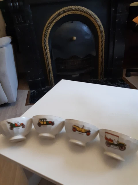 Lot De 4 Petits Bols Anciens En Porcelaine - Bordure Dorée - France - Diam. 11,5 Cm
