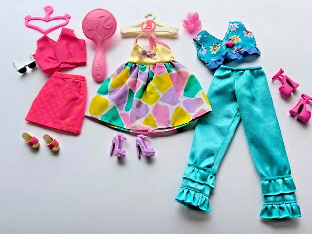 Lot Barbies Vintage Vêtements Accessoires - FR