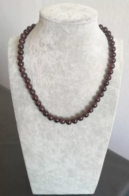 Collier de perle en Grenat rouge  (42 cm)