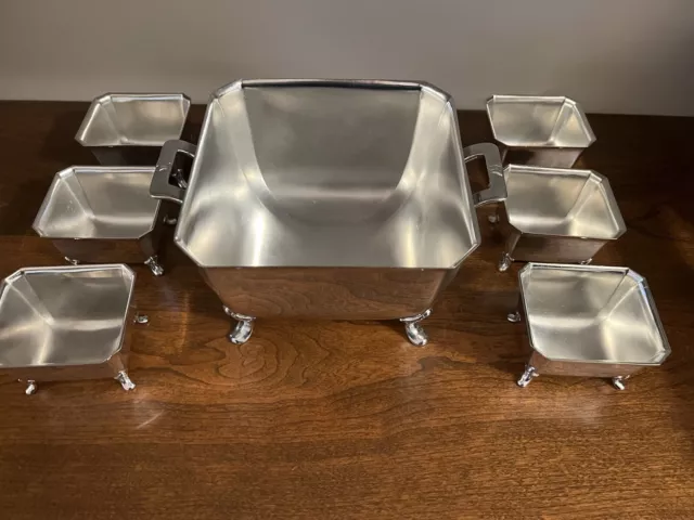 Meridan S. P. Co International Silver Plate Footed Square Bowl Set