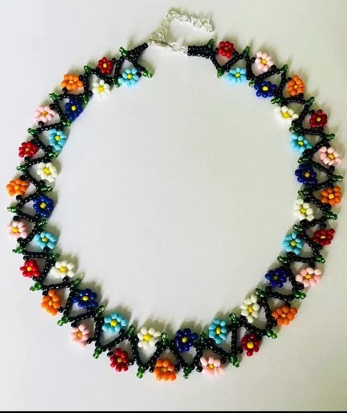 Beads BLUE DAISY BEADED NECKLACE, Bubble Wrap at Rs 150 in Greater Noida |  ID: 23637348133